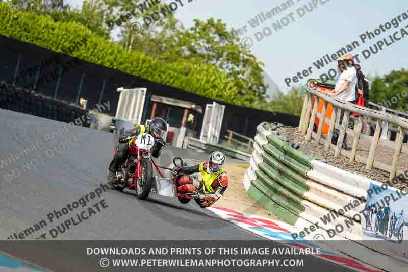 Vintage motorcycle club;eventdigitalimages;mallory park;mallory park trackday photographs;no limits trackdays;peter wileman photography;trackday digital images;trackday photos;vmcc festival 1000 bikes photographs